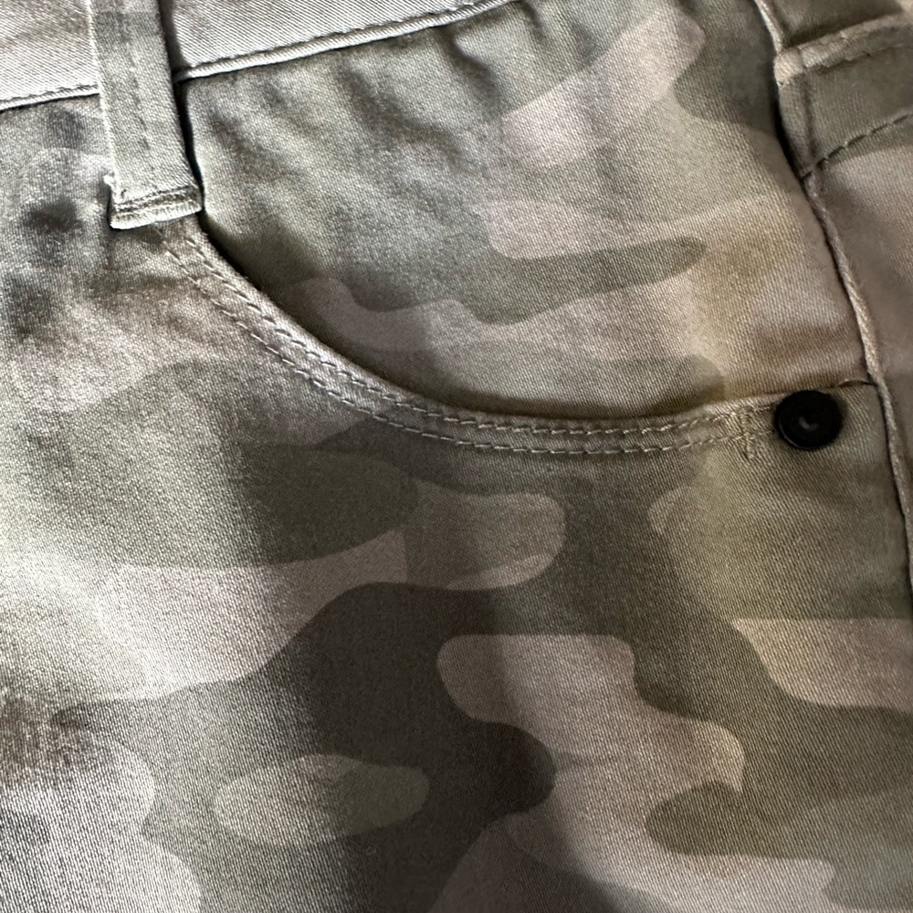 Wit & Wisdom Women’s Absolution High Waist Camouflage Ankle Pants. Size 6 - Picture 4 of 9